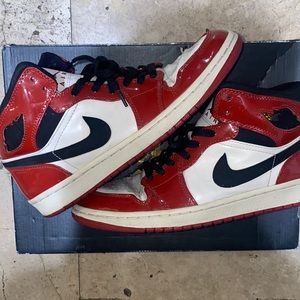 Nike Air Jordan Chicago 1’s Patent Leather(2003)